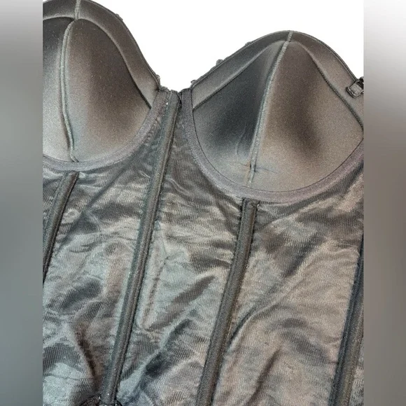 Dream Girl Plus Sized Bustier - Picture 9 of 12